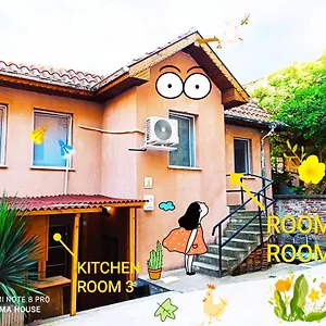  Hostel Pijama House