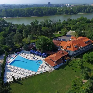 3* Otel Ostrova